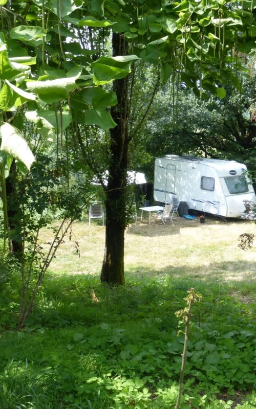 camping le Chazal_caravane_place tranquille