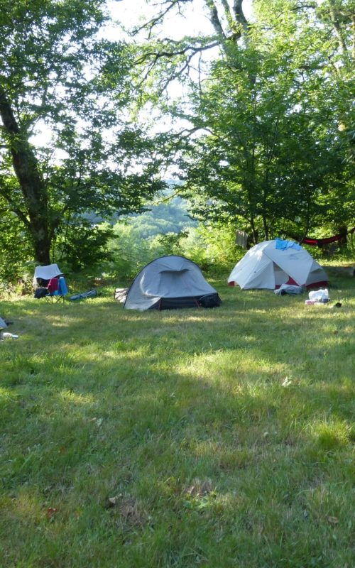 Camping le Chazal_zone naturelle_places tentes